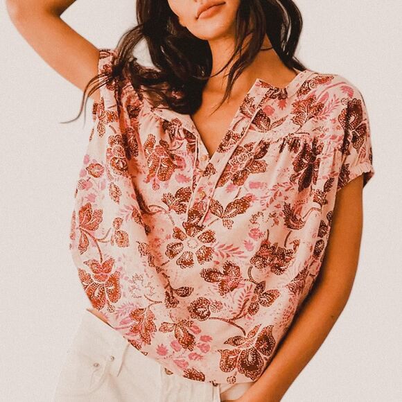 Pilcro (Anthropologie) Pink Floral Ruched Henley Tee – Large Petite - Picture 1 of 6